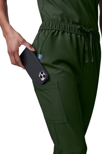 https://www.medtailor.com/cdn/shop/products/medtailor-womens-scrub-pants-highland-green-bk-1904.jpg?v=1651062024&width=360